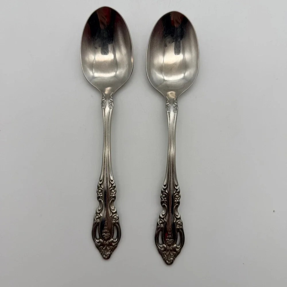 Oneida Community Brahms Stainless Flatware 14 Piece Set Floral Pierced Handle